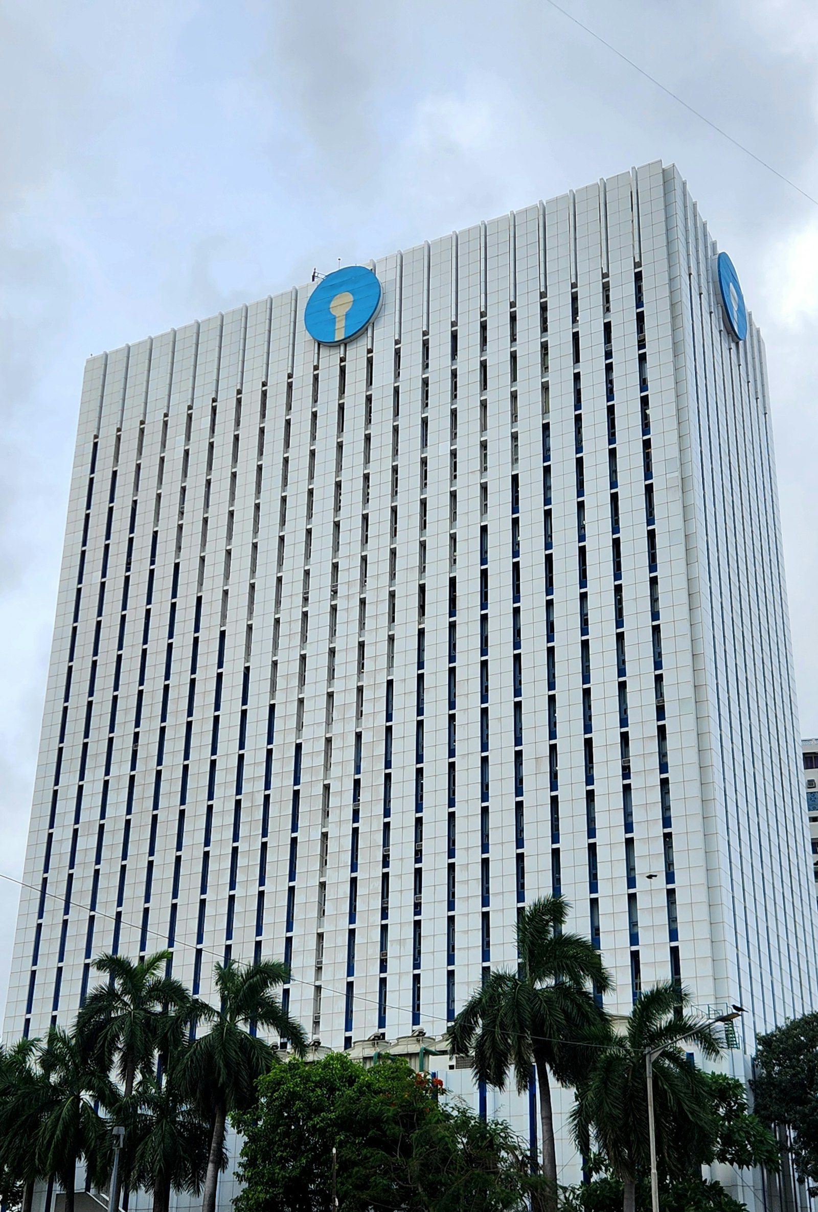 State Bank of India building representing IBPS PSB recruitment